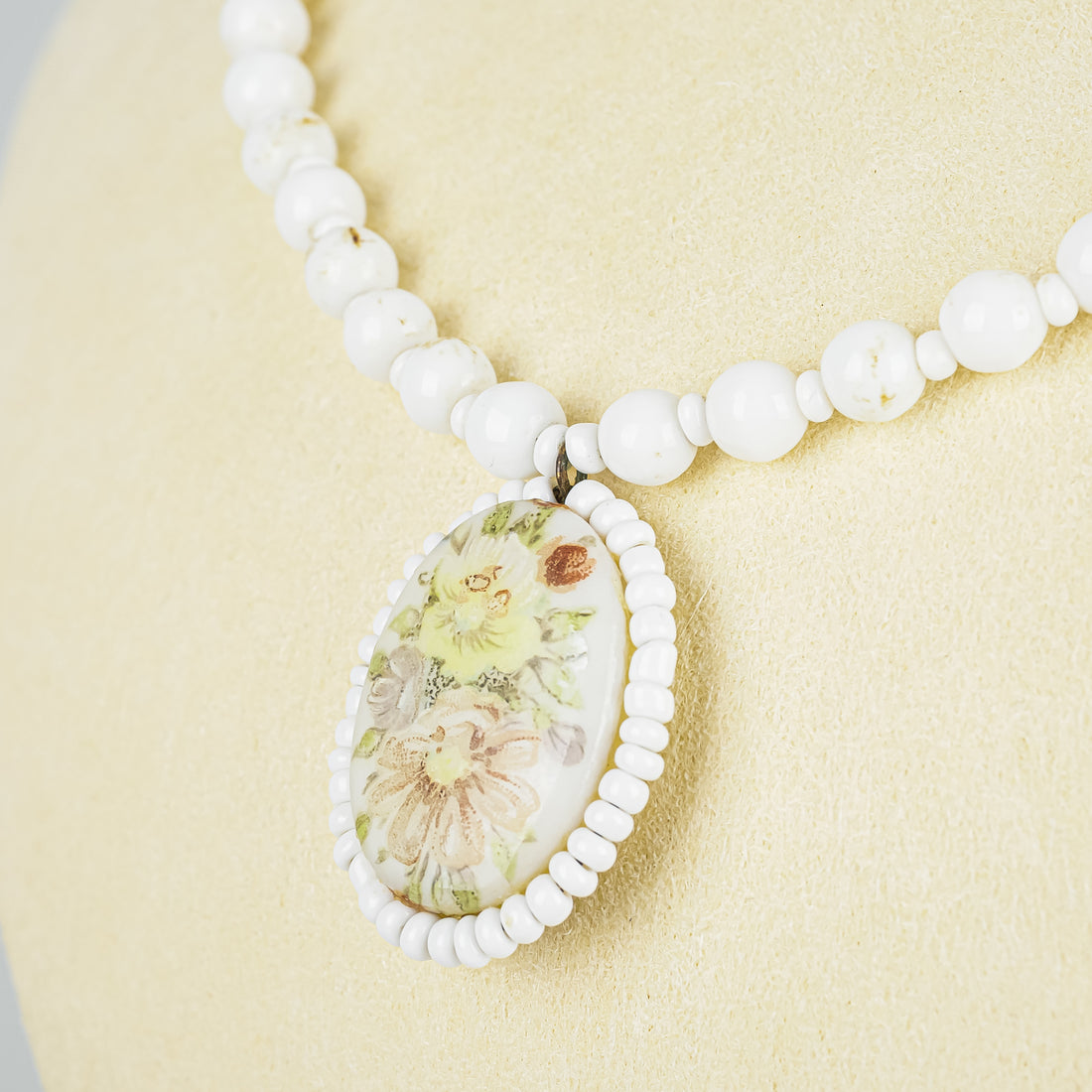 MIRIAM HASKELL Milk Glass Hand Painted Necklace