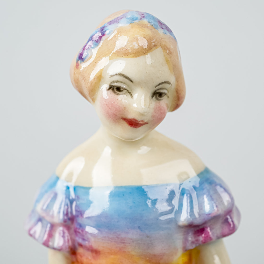 ROYAL DOULTON Figurine Bridesmaid M12