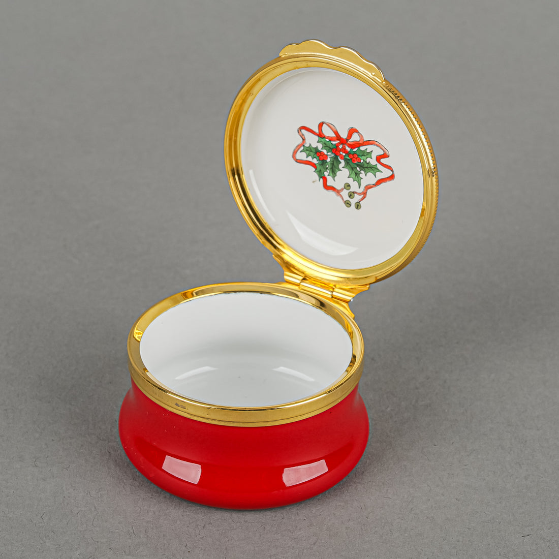 HALCYON DAYS Enamel Pill Box - Tiffany & Co Christmas