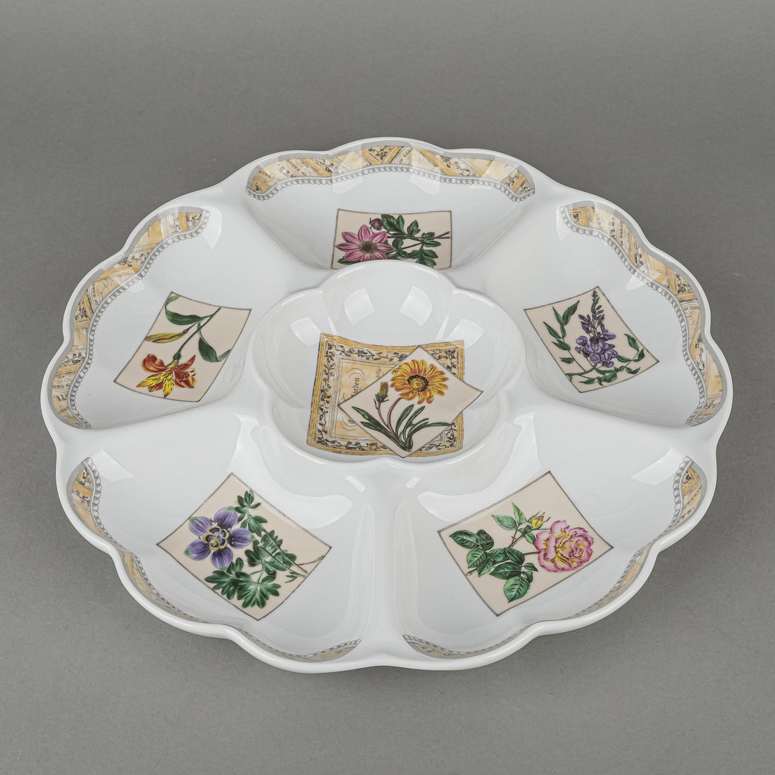 ROYAL WORCESTER Country Kitchen 6 Section Chip & Dip