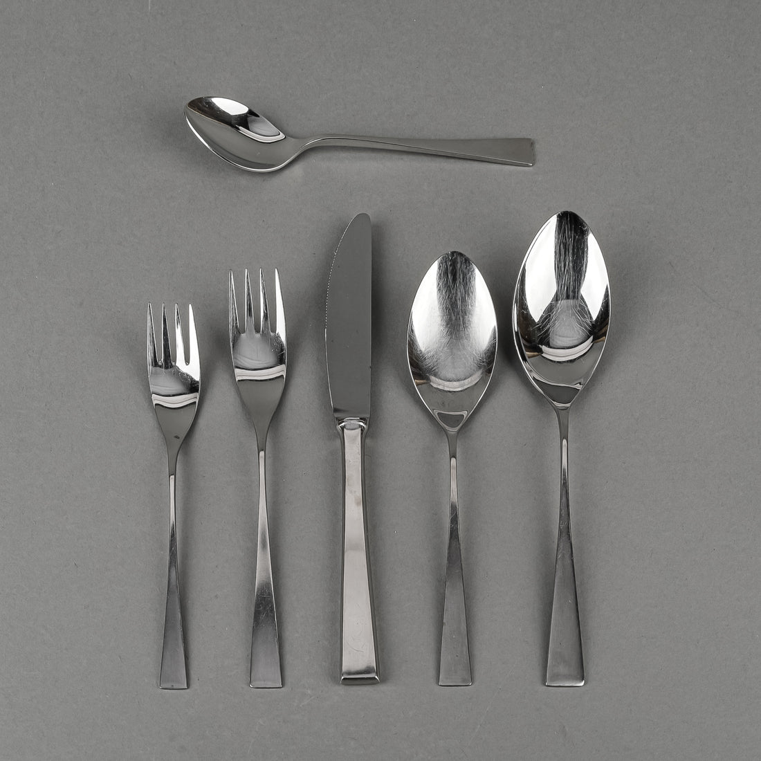 HEROSIL Pyramid Stainless Steel Flatware 7 Place Settings Plus Extras