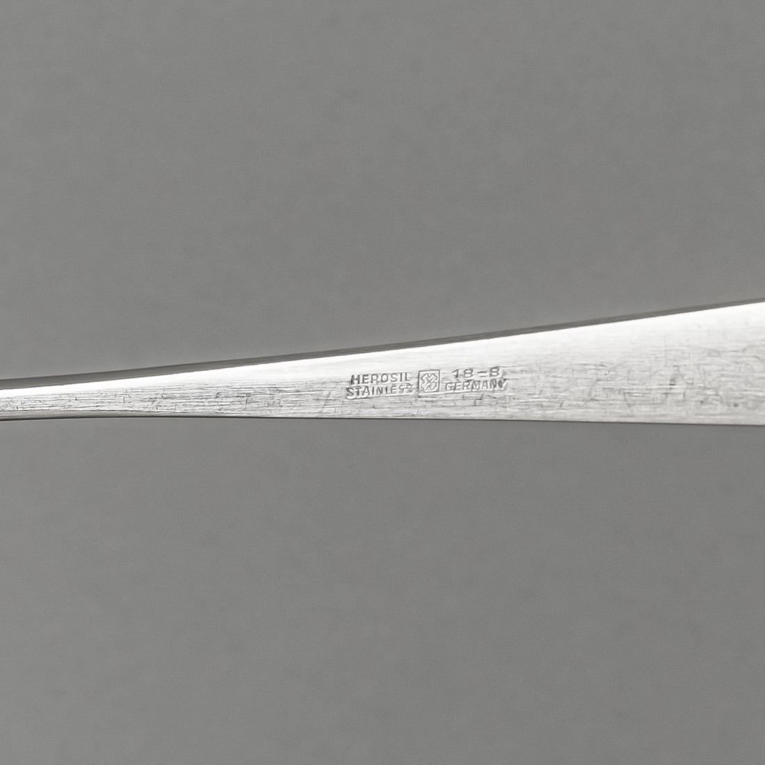 HEROSIL Pyramid Stainless Steel Flatware 7 Place Settings Plus Extras