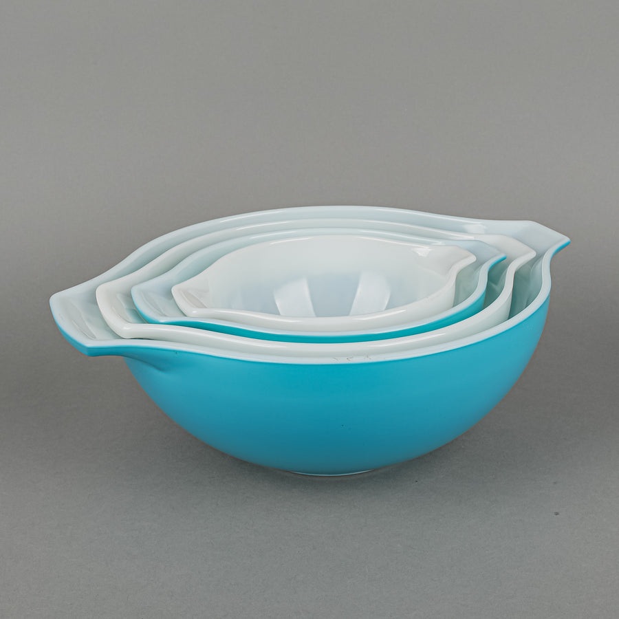 PYREX Horizon Blue Cinderella Mixing Bowl Set of 4 with Box