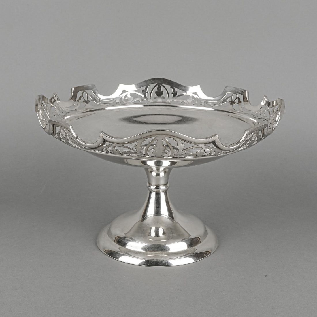 MARTIN HALL & CO Silver Plate Pierced Pedestal Dish