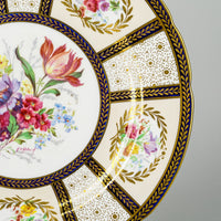 PARAGON Queen Mary - 47 Pieces Signed Hand-Decorated Floral Design