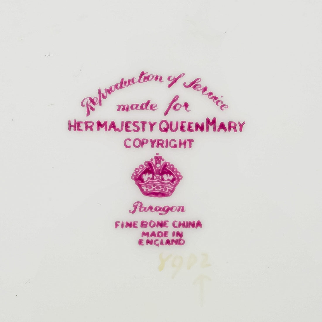 PARAGON Queen Mary - 47 Pieces Signed Hand-Decorated Floral Design