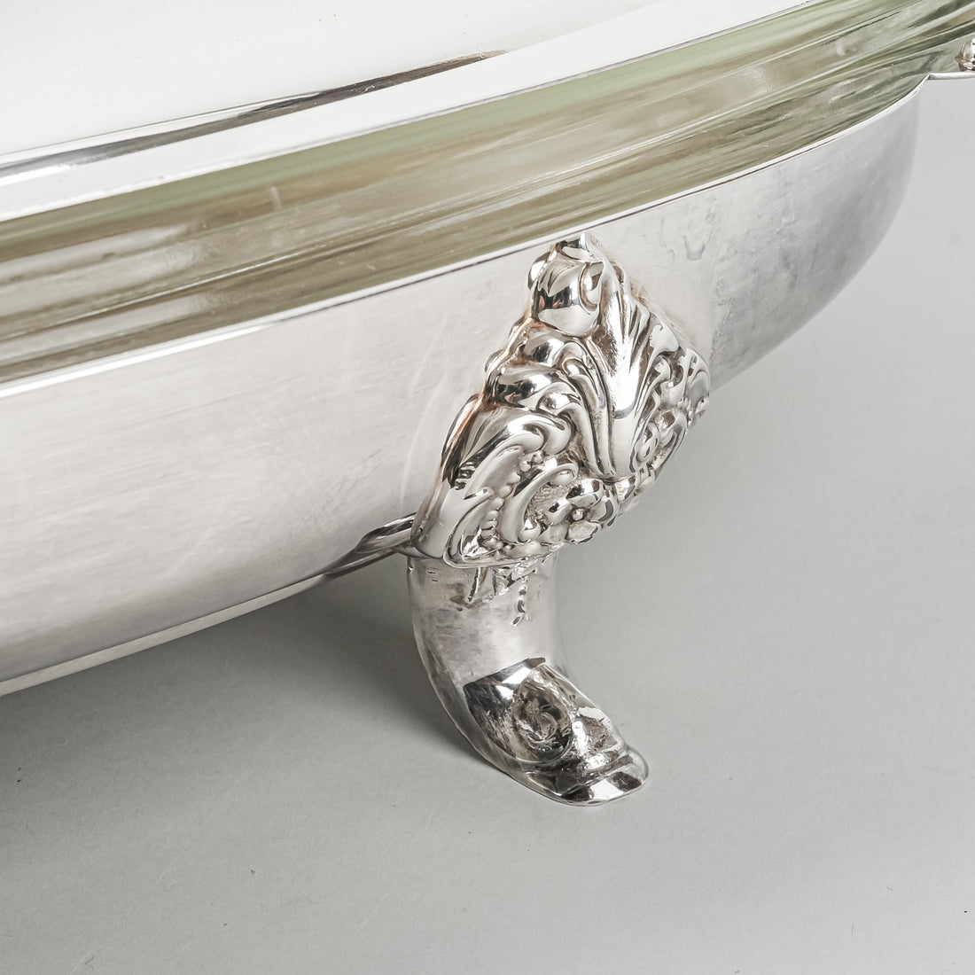 WALLACE Baroque Silverplate Oval Covered Casserole 711 With Pyrex Liner
