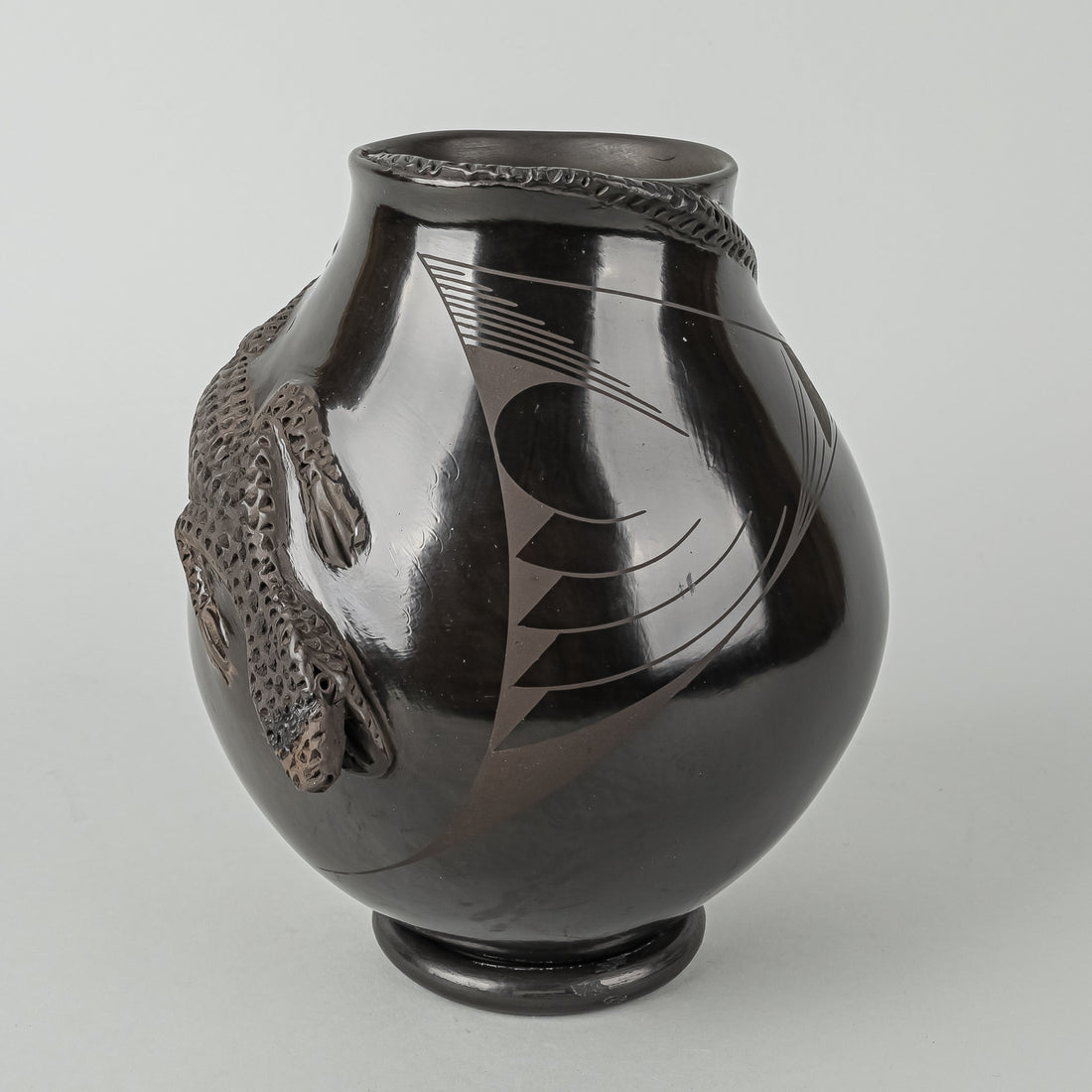 Rito Talavera Quezada (Mexico) Figural Lizard Vase