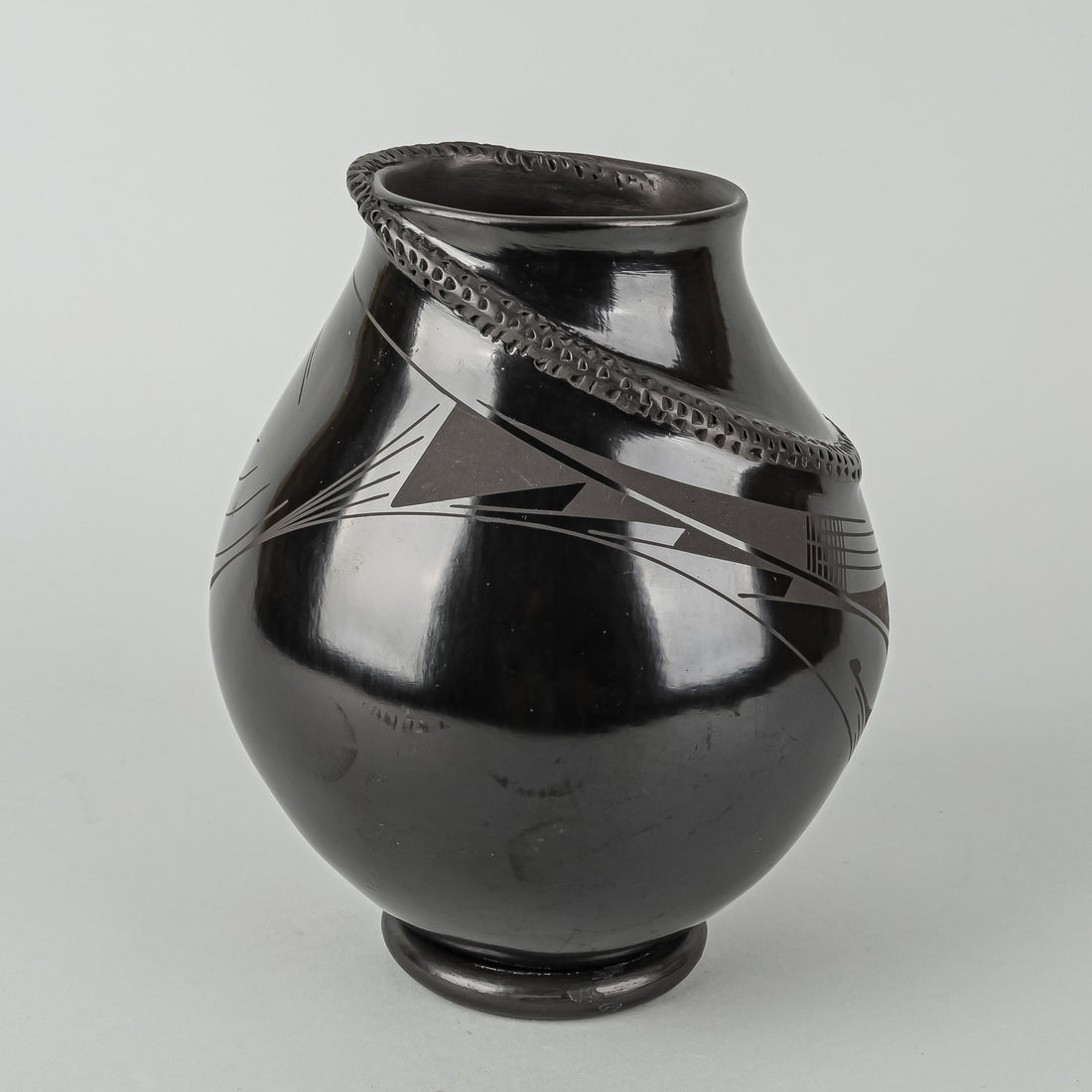 Rito Talavera Quezada (Mexico) Figural Lizard Vase