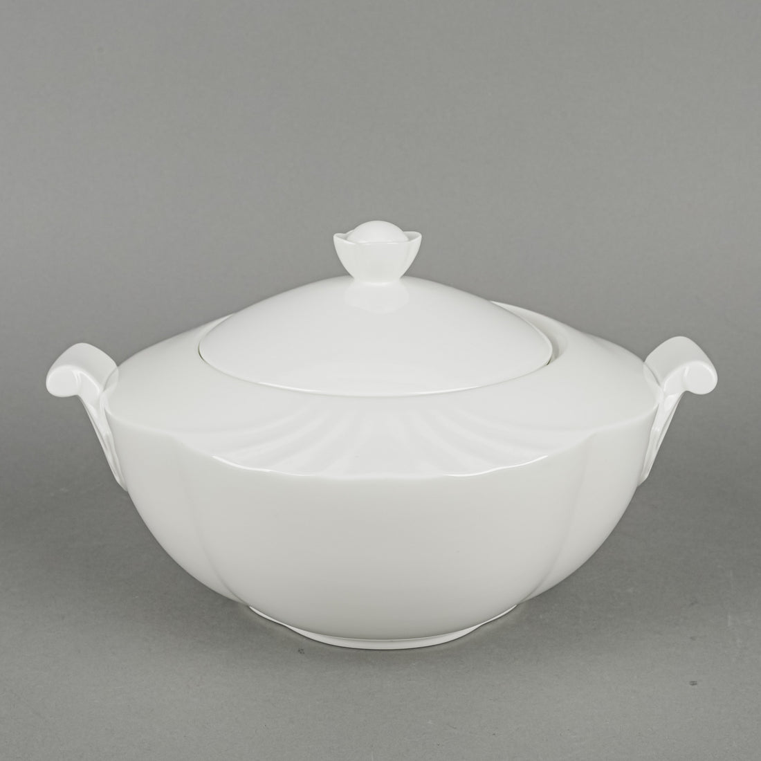 VILLEROY & BOCH Acro Weiss Covered Serving Dish