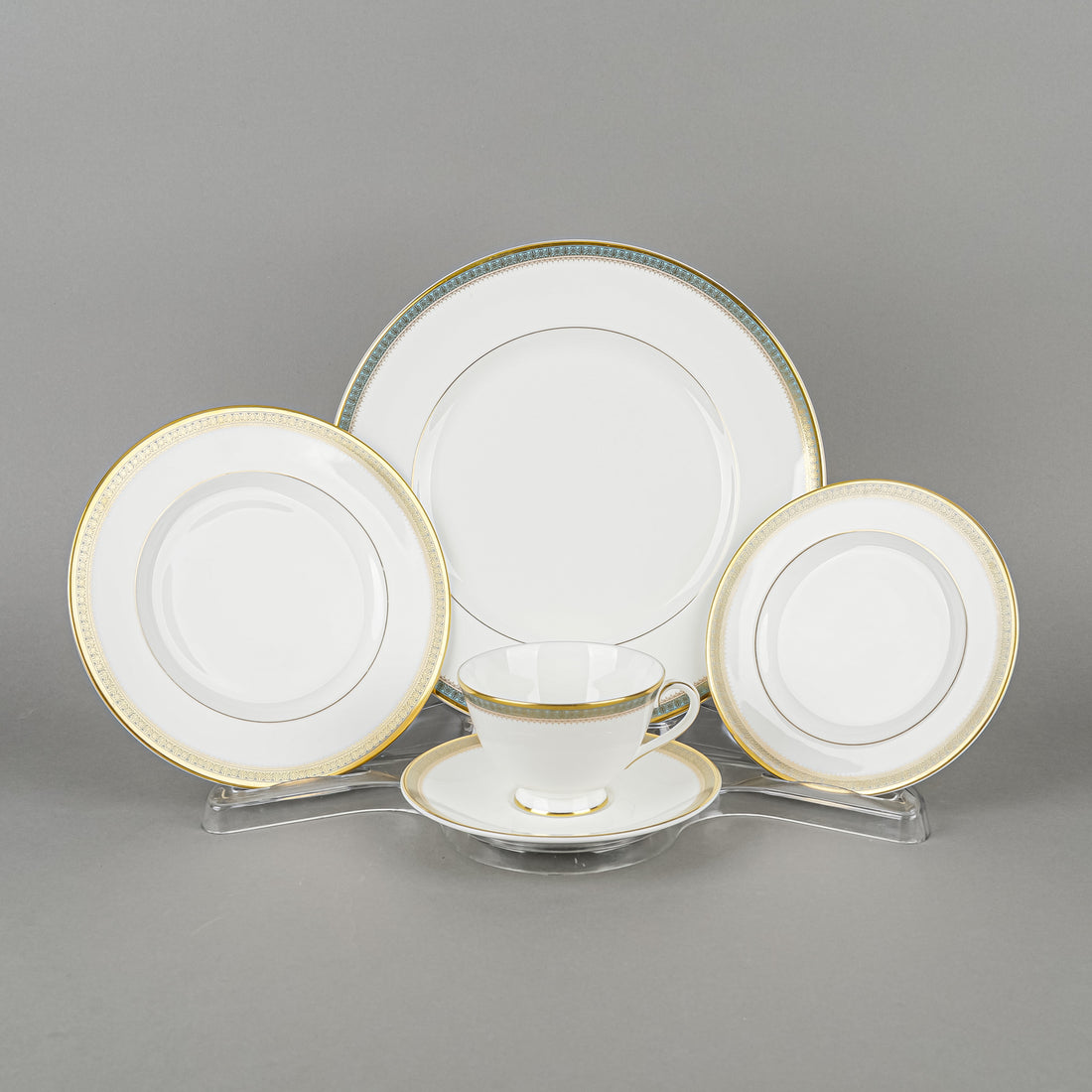 ROYAL DOULTON Clarendon H4993 10 Place Settings Plus Extras