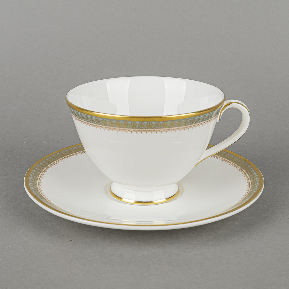 ROYAL DOULTON Clarendon H4993 10 Place Settings Plus Extras