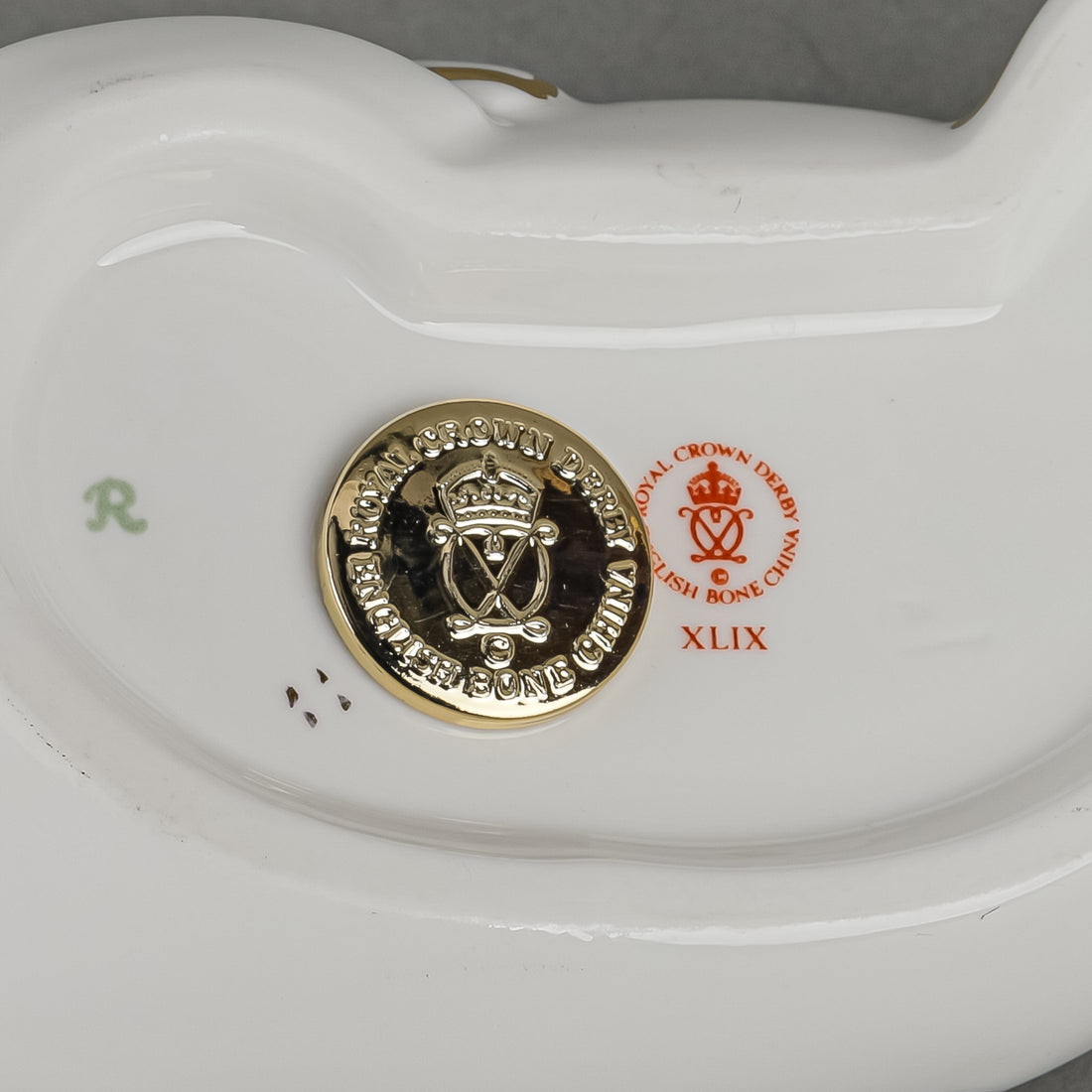 ROYAL CROWN DERBY Paperweight Seal