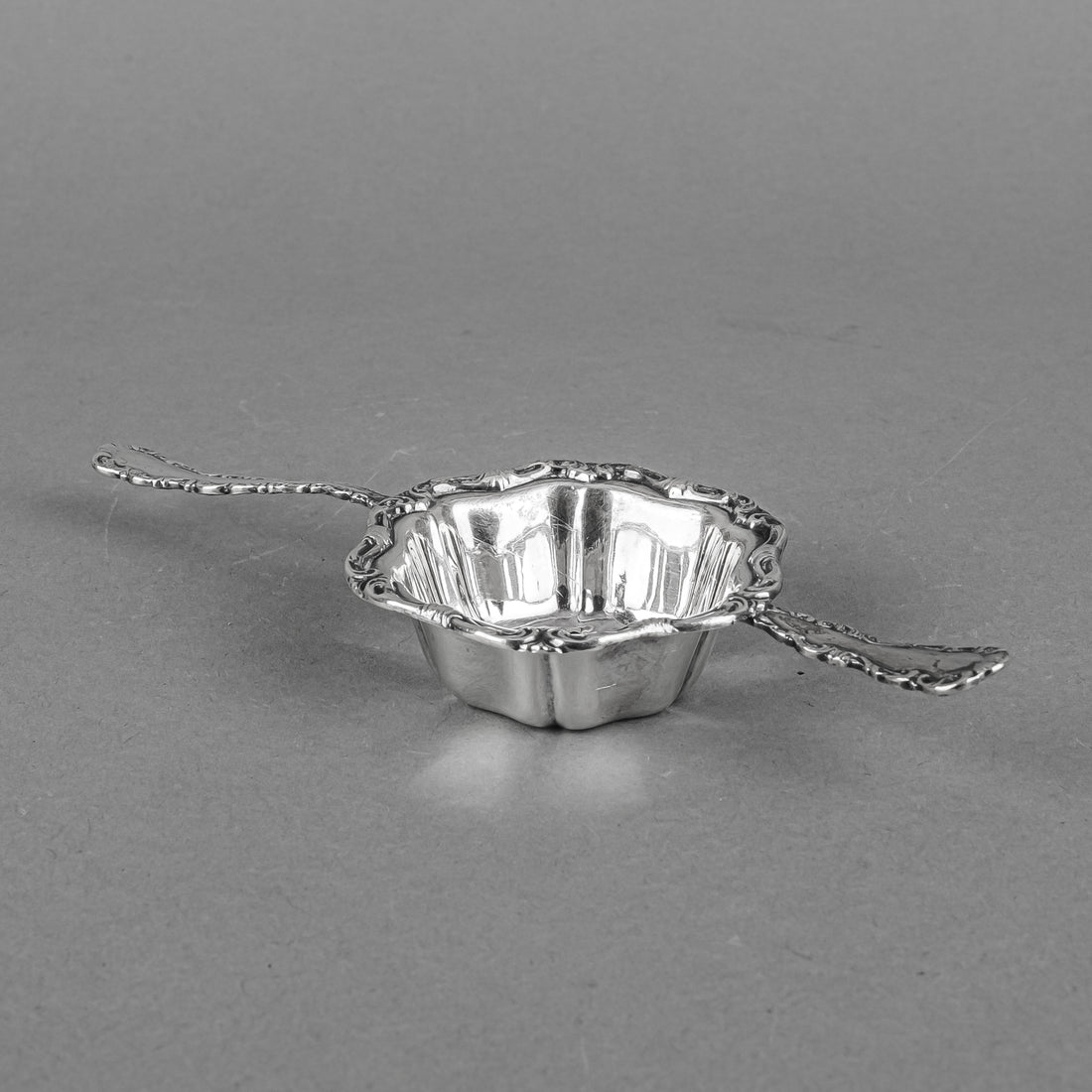 BIRKS Louis XV Sterling Tea Strainer