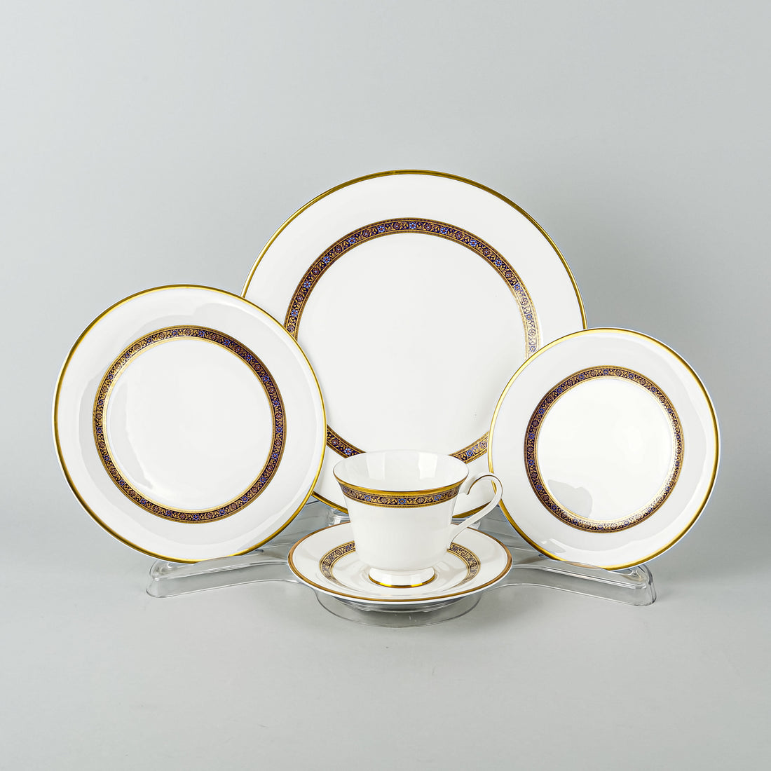 ROYAL DOULTON Harlow H5034 70 Pieces