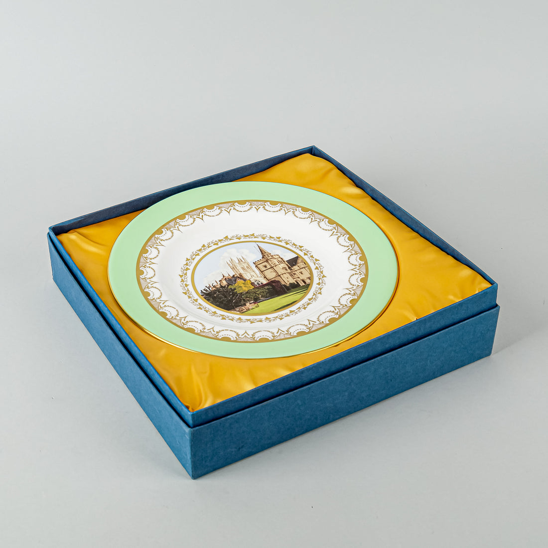 ROYAL CROWN DERBY Magdelan College Oxford Plate