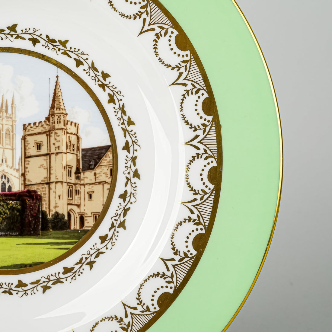 ROYAL CROWN DERBY Magdelan College Oxford Plate