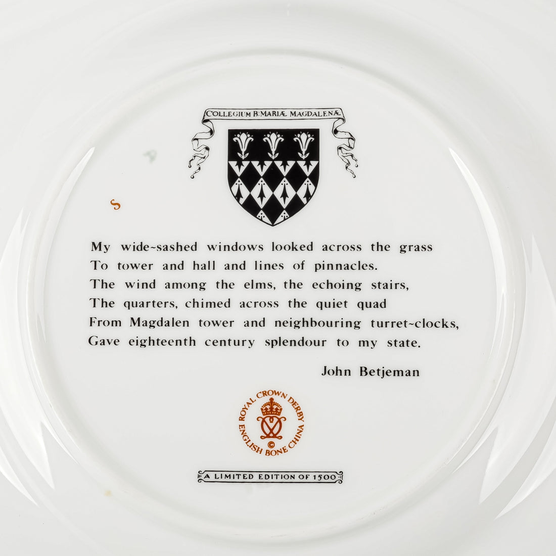 ROYAL CROWN DERBY Magdelan College Oxford Plate