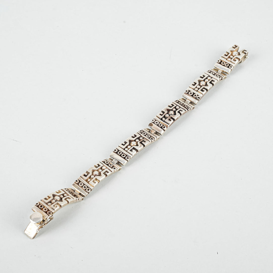 MIGUEL PEON 980 Silver Aztec Motif Panel Link Bracelet