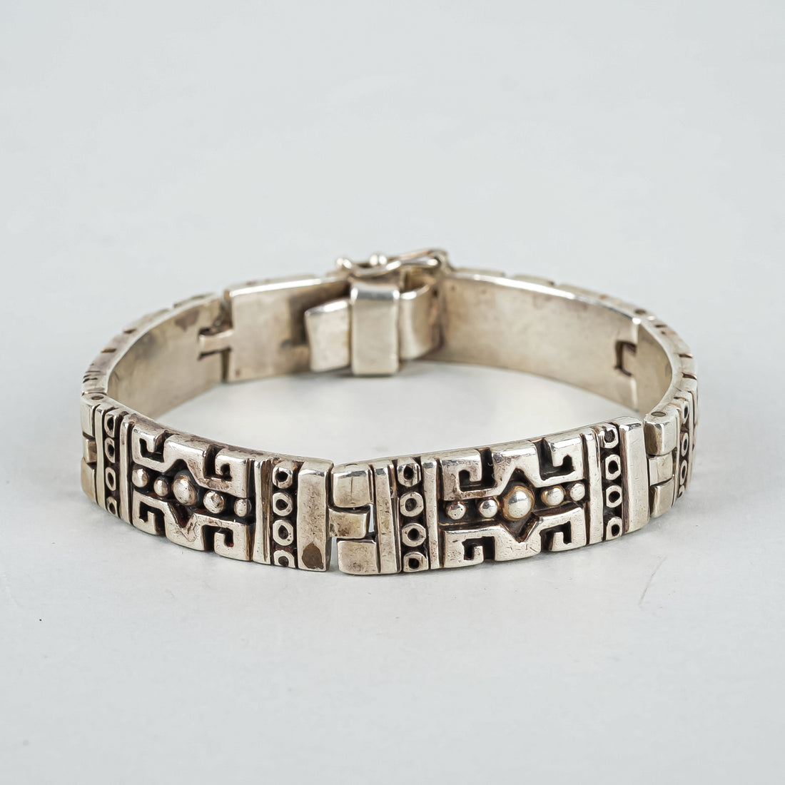 MIGUEL PEON 980 Silver Aztec Motif Panel Link Bracelet