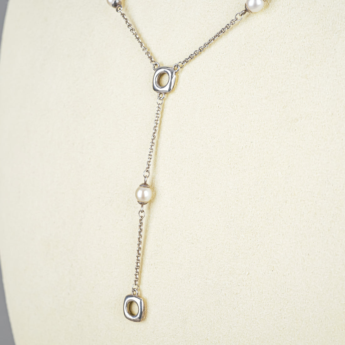 TIFFANY & CO Sterling Silver Cushion Link Pearl Lariat
