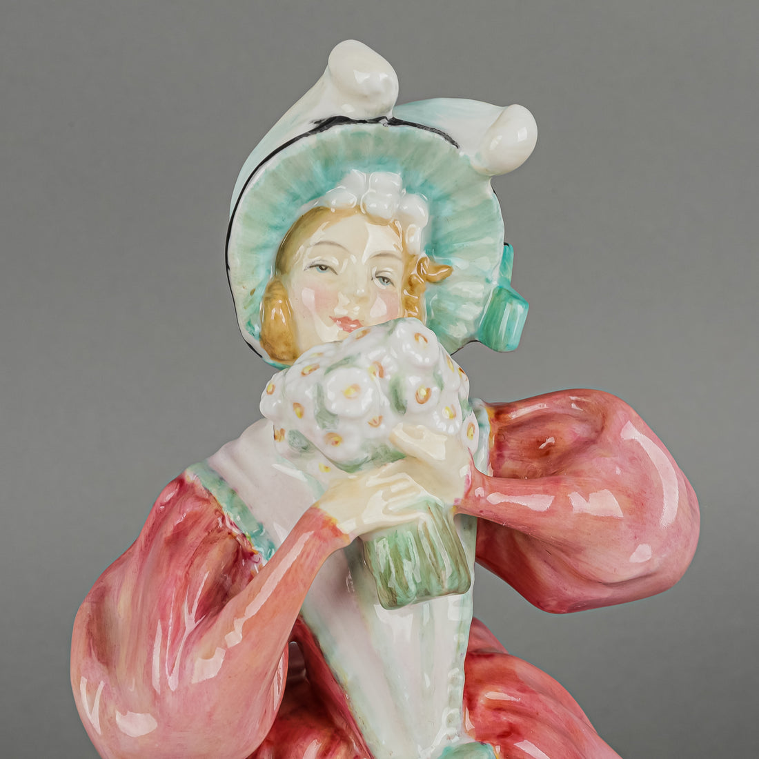 ROYAL DOULTON Figurine Marguerite HN 1928