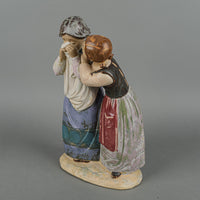 LLADRO Figurine Comforting Her Friend 1326M