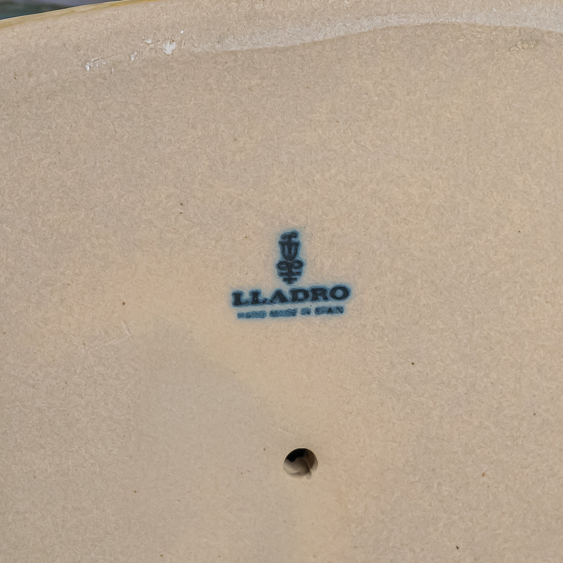 LLADRO Figurine Comforting Her Friend 1326M