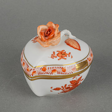 HEREND Chinese Bouquet Rust Covered Heart Box With Rose Knob