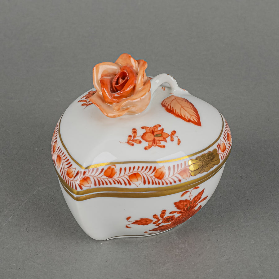 HEREND Chinese Bouquet Rust Covered Heart Box With Rose Knob