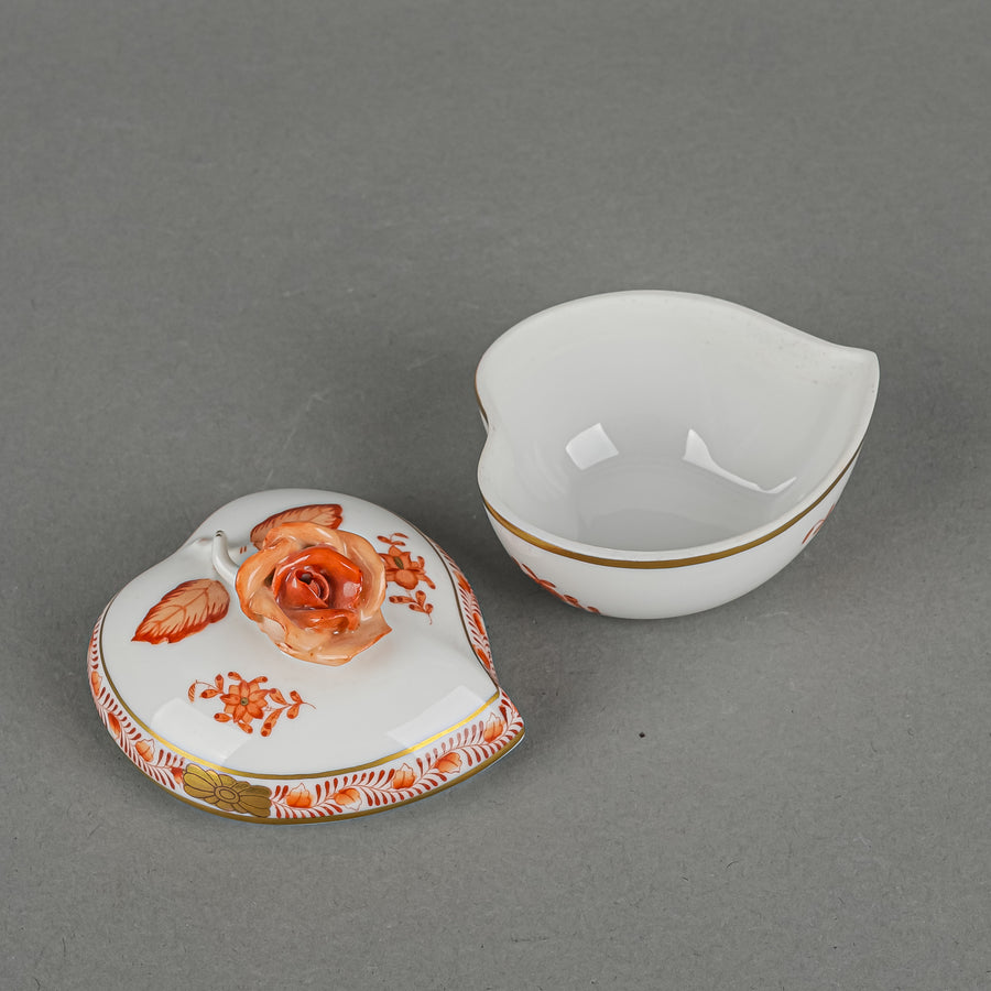 HEREND Chinese Bouquet Rust Covered Heart Box With Rose Knob