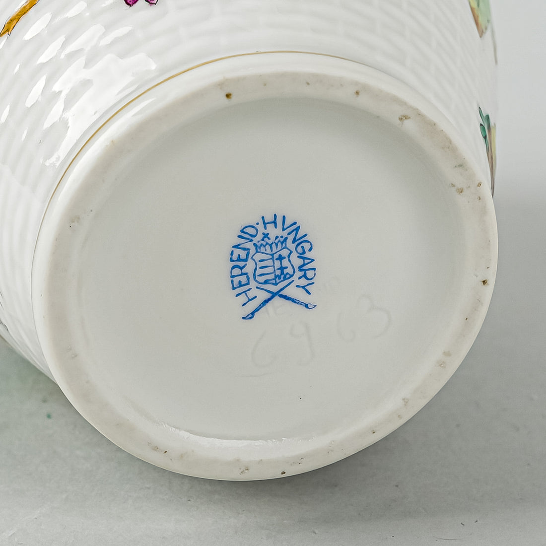 HEREND Queen Victoria Vase 6963