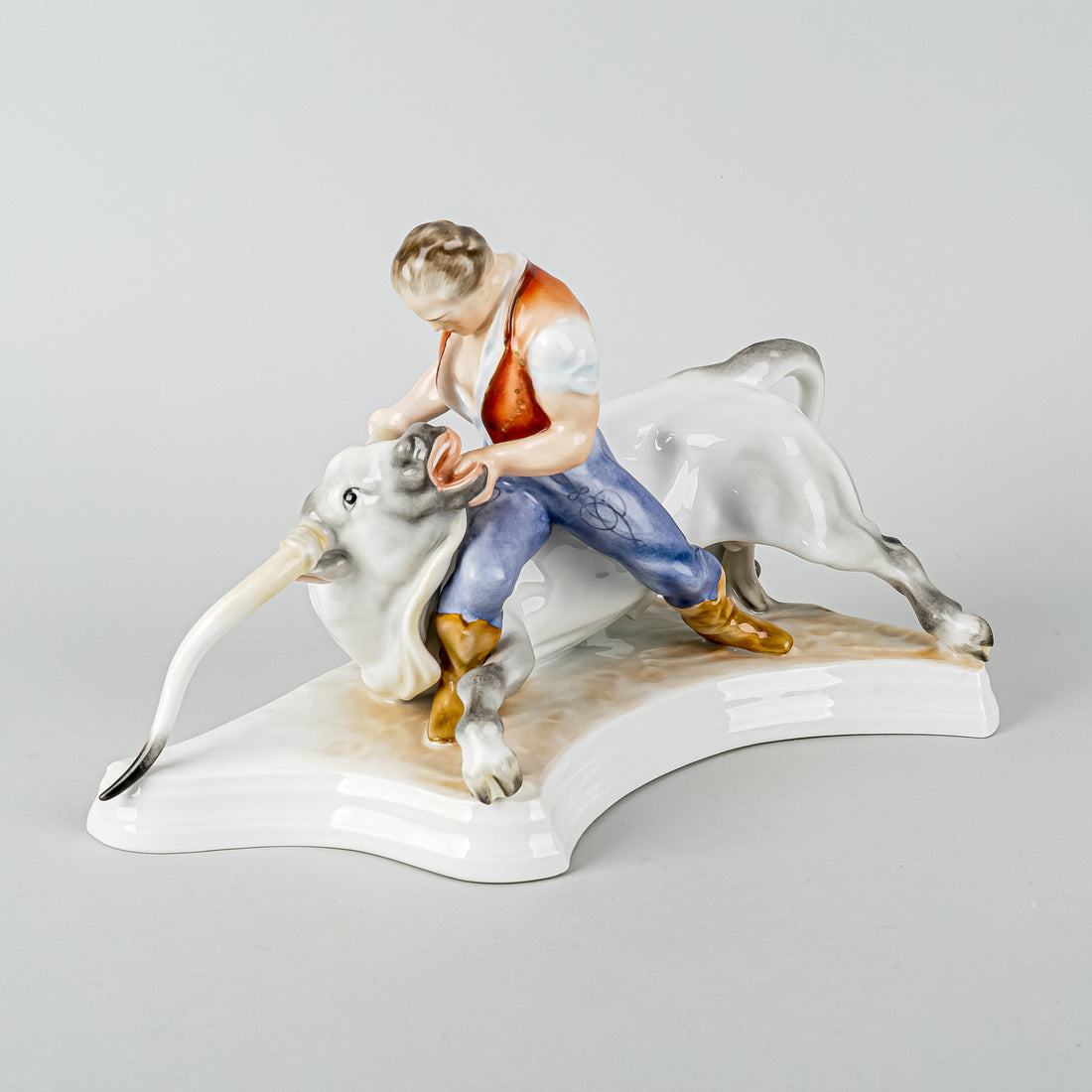 HEREND Figurine Toldi & The Bull 5476
