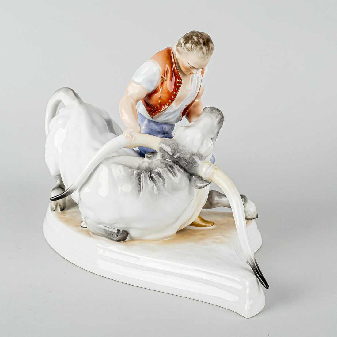 HEREND Figurine Toldi & The Bull 5476