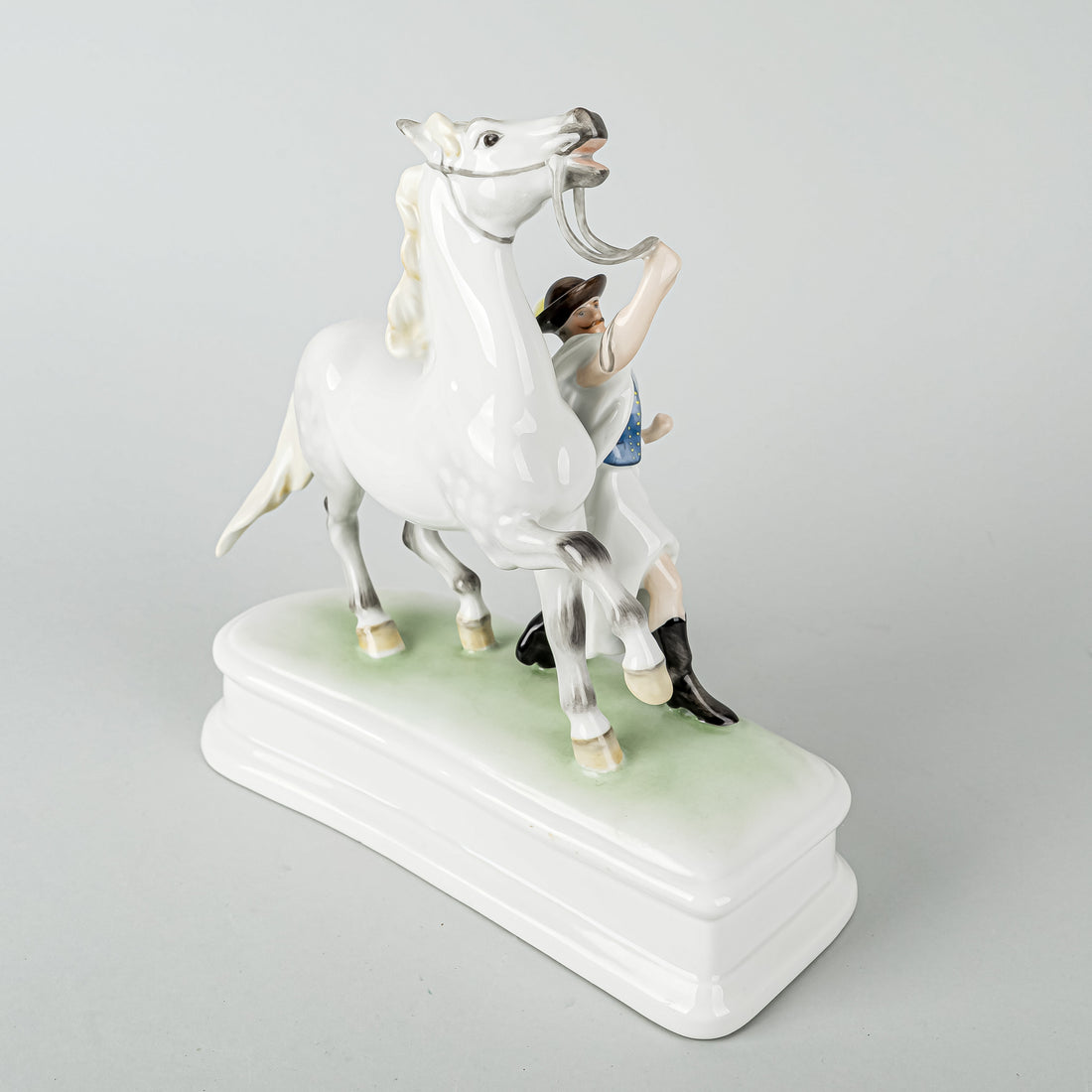 HEREND Figurine Horse With Trainer 5588