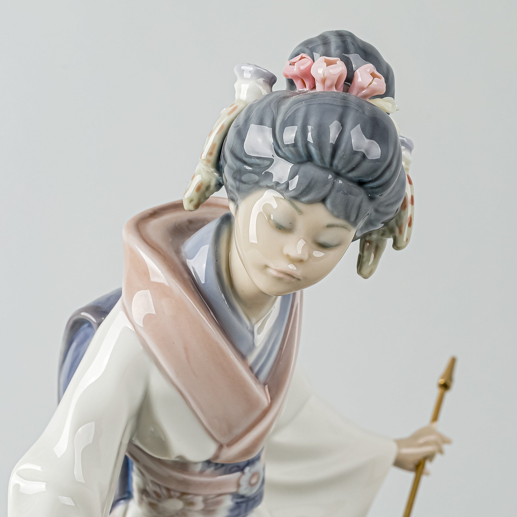 LLADRO Figurine Teruko Japanese Girl 1451 - Around The Block