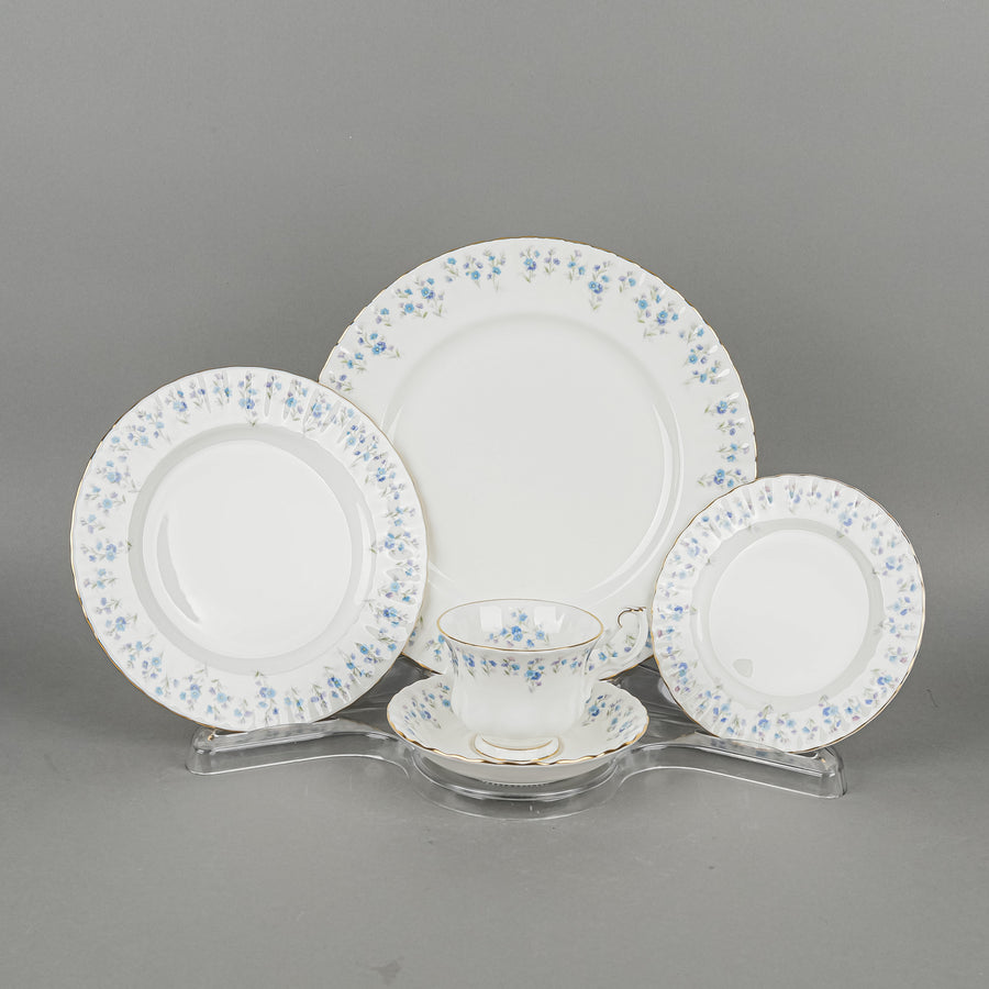 ROYAL ALBERT Memory Lane 6 Place Settings Plus Extras