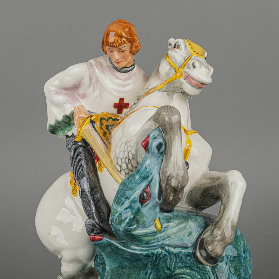 ROYAL DOULTON Figurine St George HN 2051