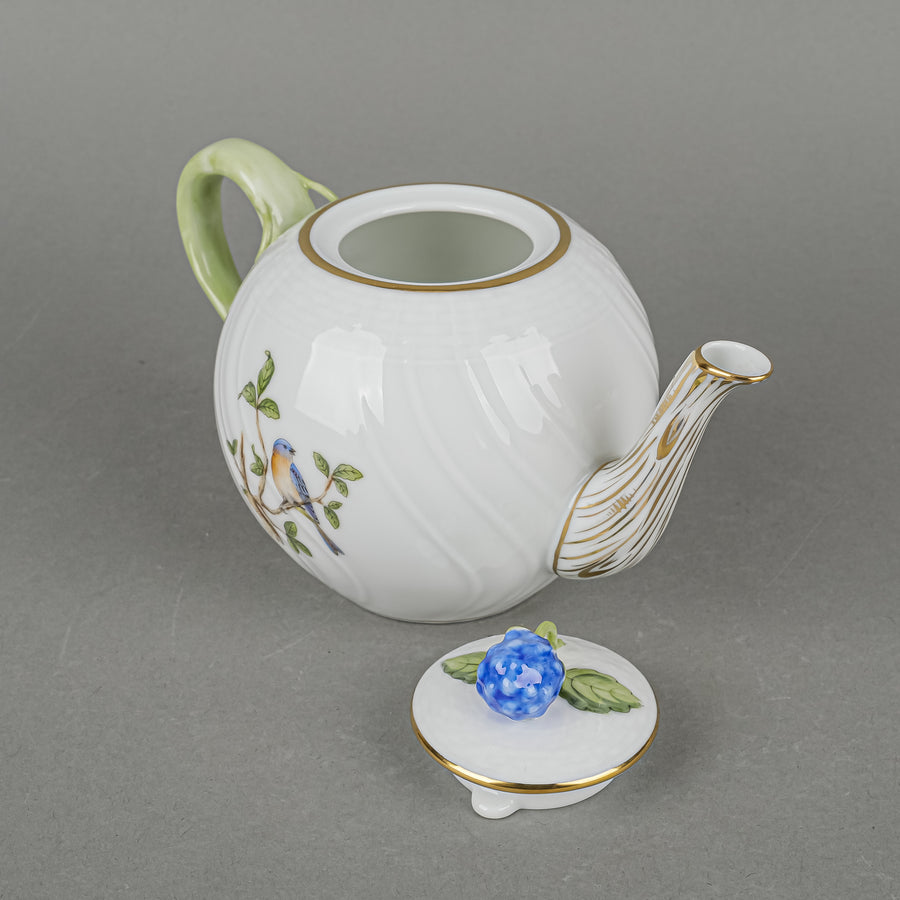 HEREND Rothschild Bird Teapot w/Berrry Knob Lid 1608
