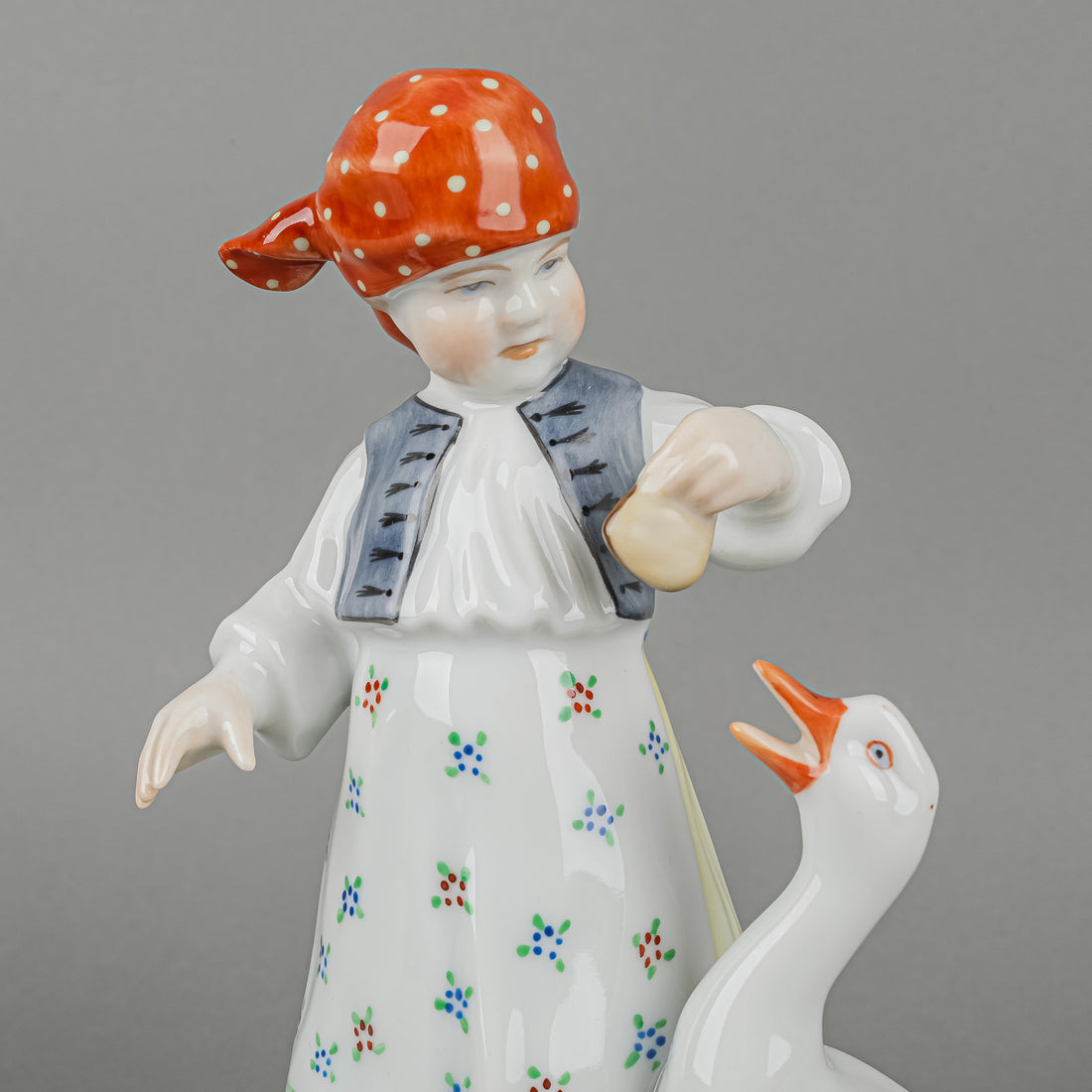 HEREND Figurine Girl With Duck 5565
