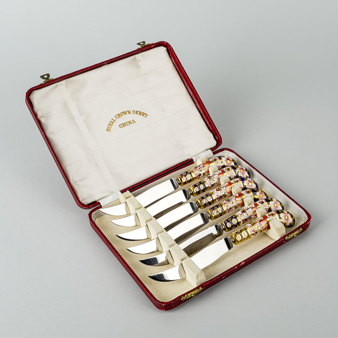 ROYAL CROWN DERBY Traditional Imari 2451 Ceramic Hand SS Knives Set of 6