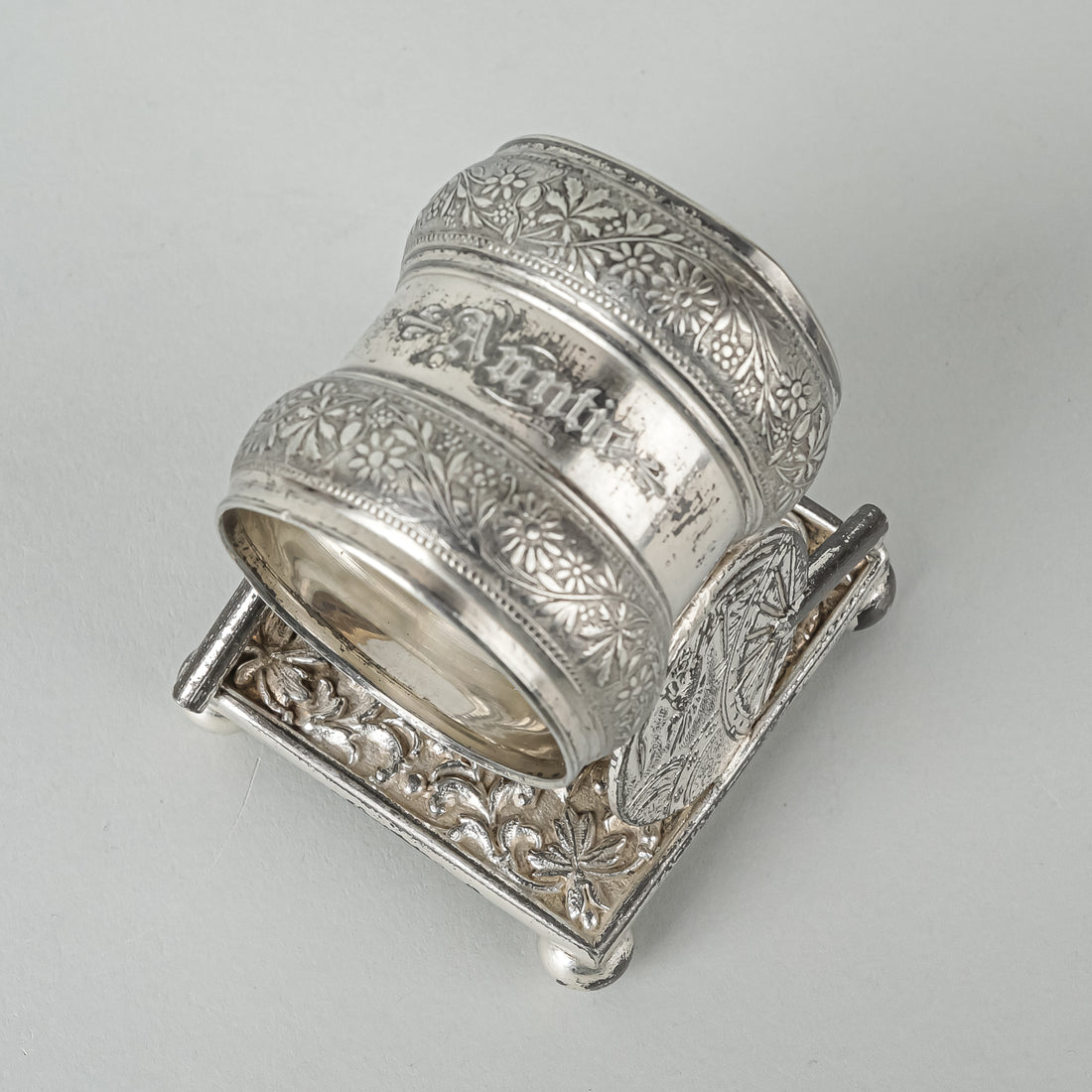 MERIDEN Silver Plate Figural Napkin Ring 208 Japanese Fan Motif