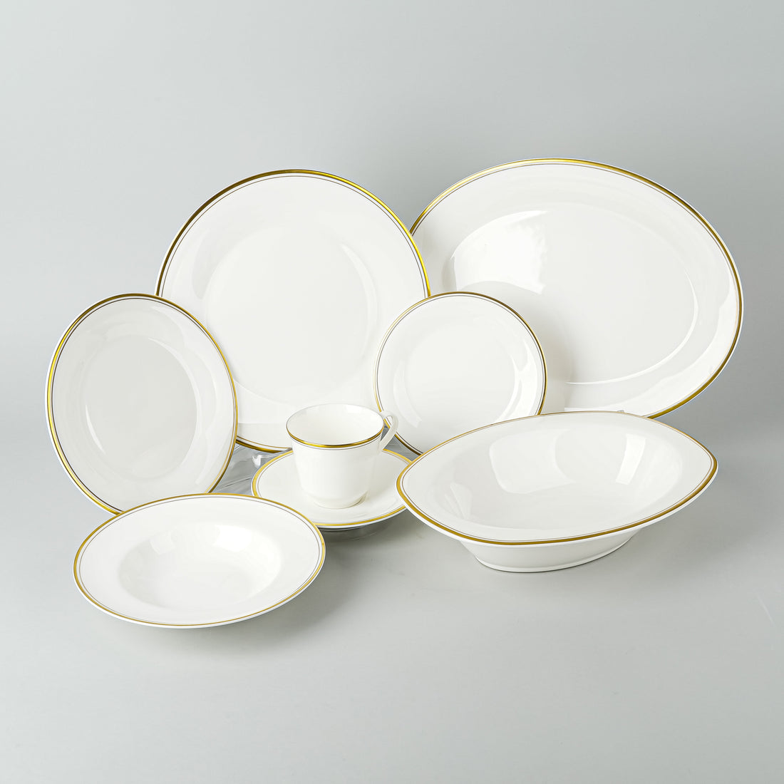 ROYAL DOULTON Gold Concord H5049 12 Place Settings Plus Extras