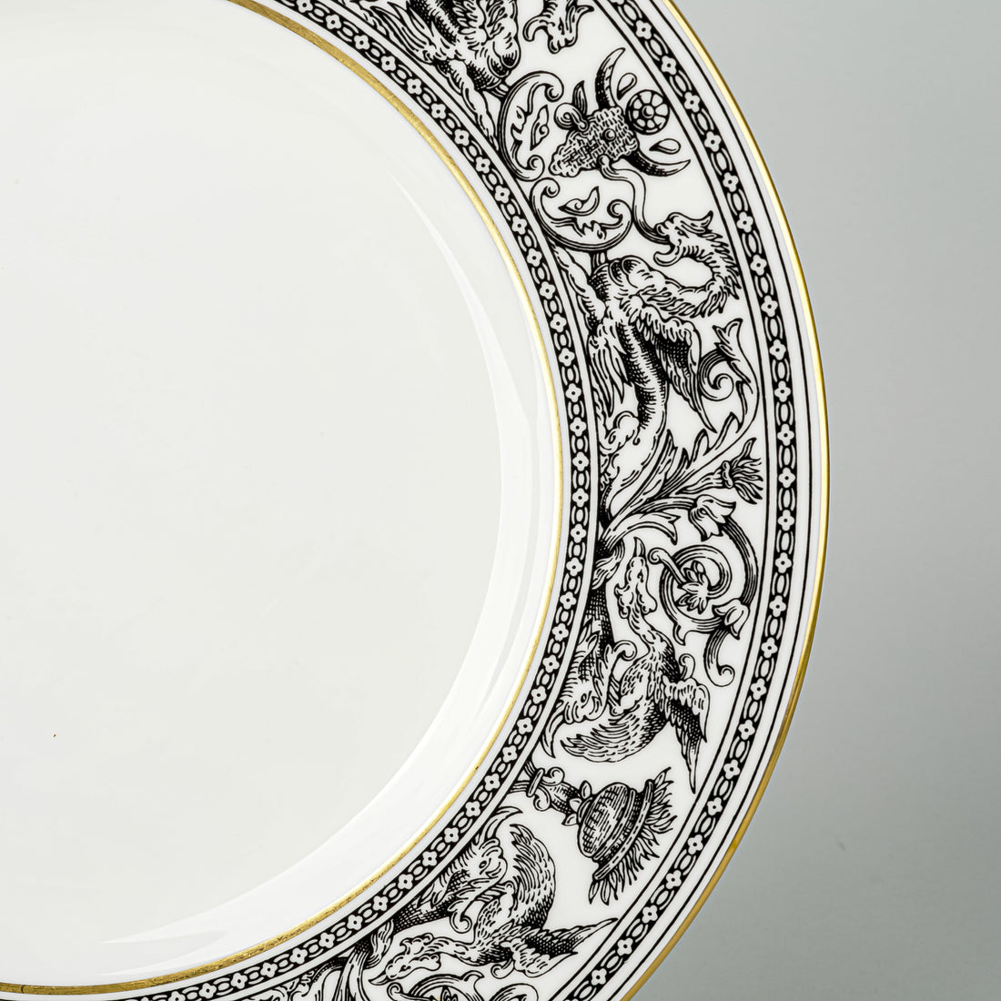 WEDGWOOD Florentine Black W4312 50 Pieces