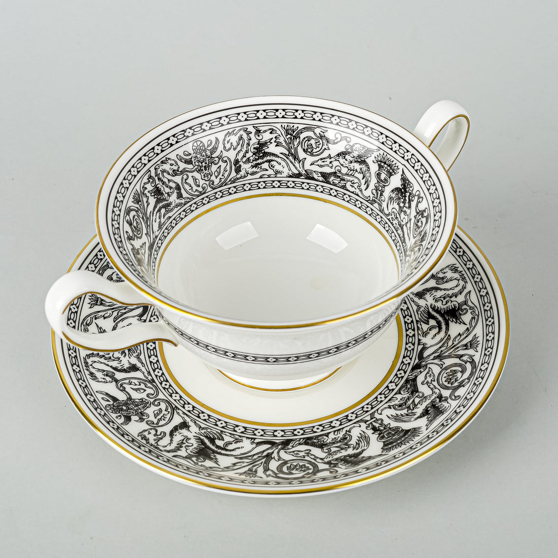 WEDGWOOD Florentine Black W4312 50 Pieces