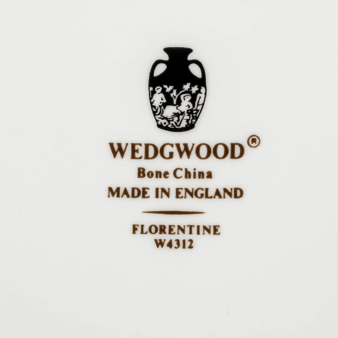 WEDGWOOD Florentine Black W4312 Cake Plate w/Handles
