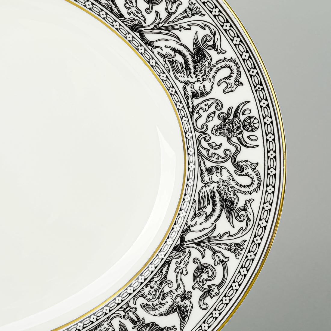 WEDGWOOD Florentine Black W4312 Platter