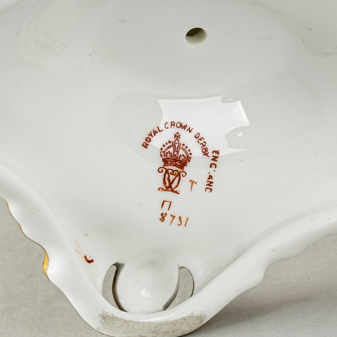 ROYAL CROWN DERBY Traditional Imari 8731 Pedestal Bowl/Card Stand