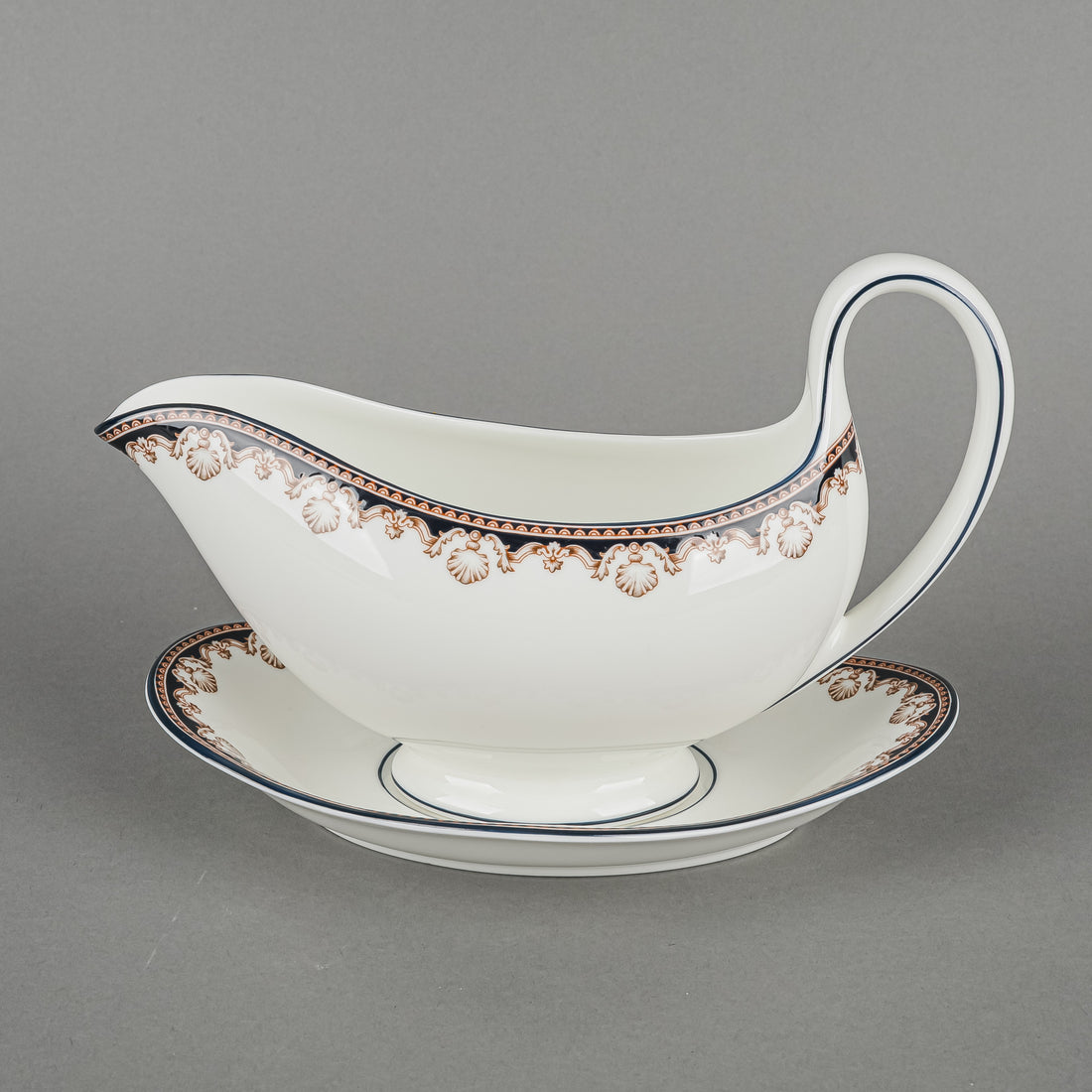 WEDGWOOD Medici R4588 Gravy Boat And Stand
