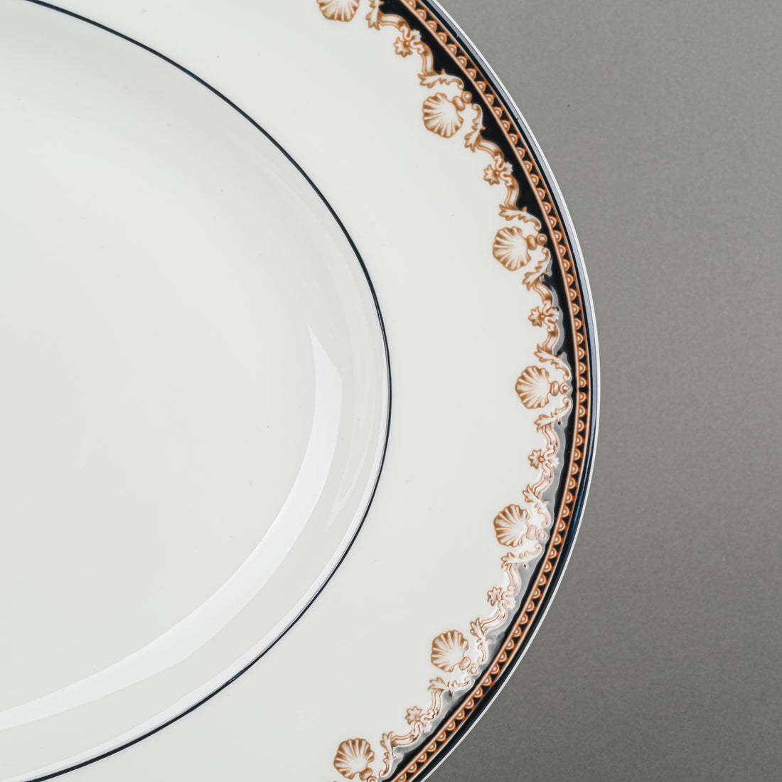 WEDGWOOD Medici R4588 Platter